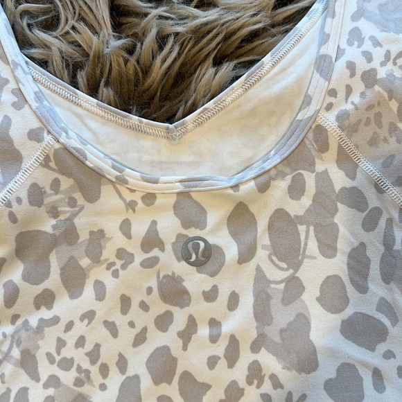 Lululemon align tee - Picture 4 of 8